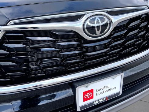 Used 2026 Toyota Highlander Platinum AWD/4WD image 29