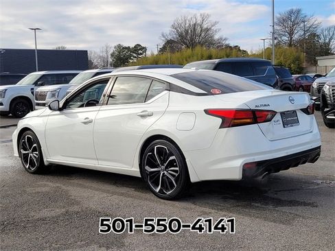 Used 2024 Nissan Altima 2.5 SR w/ SR Premium Package image 3