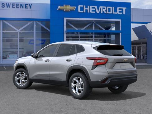 New 2026 Chevrolet Trax LS image 3