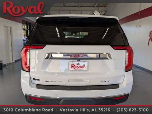 Used 2023 GMC Yukon SLT image 3