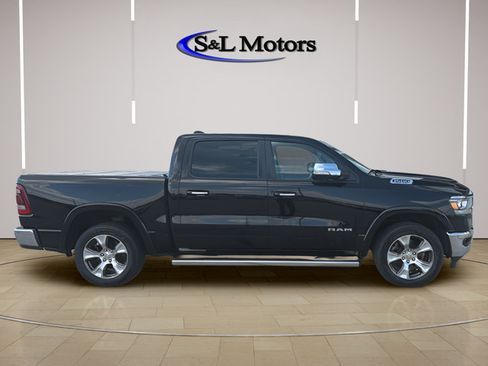 Used 2019 RAM 1500 Laramie AWD/4WD image 3