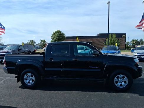 Used 2011 Toyota Tacoma 4x4 Double Cab w/ SR5 Pkg #2 image 3