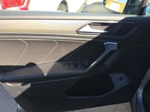 Used 2024 Volkswagen Tiguan SE image 26