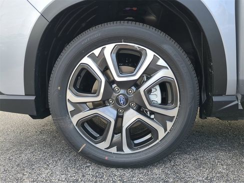 New 2025 Subaru Ascent Limited image 34