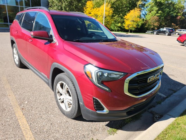 Used 2020 GMC Terrain SLE w/ Driver Convenience Package FWD image 1