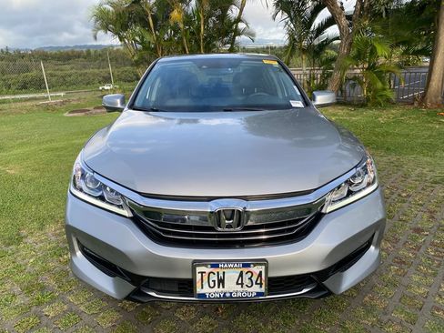 Used 2017 Honda Accord EX-L image 2