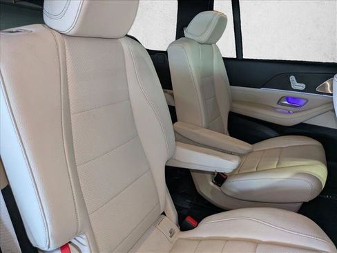 Used 2024 Mercedes-Benz GLS 450 4MATIC image 24