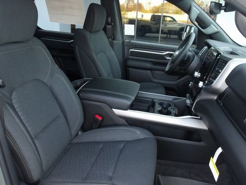 New 2026 RAM 1500 4x4 Crew Cab image 19