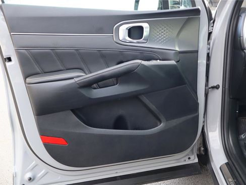 Certified 2023 Kia Sorento SX image 13