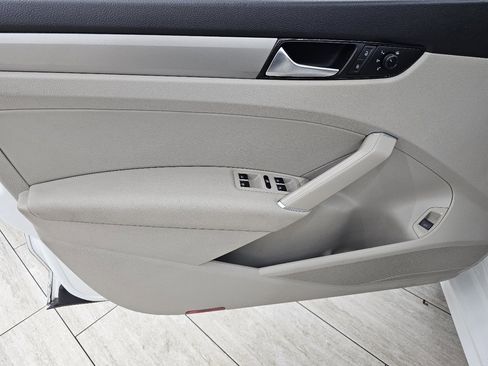 Used 2021 Volkswagen Passat 2.0T SE image 39