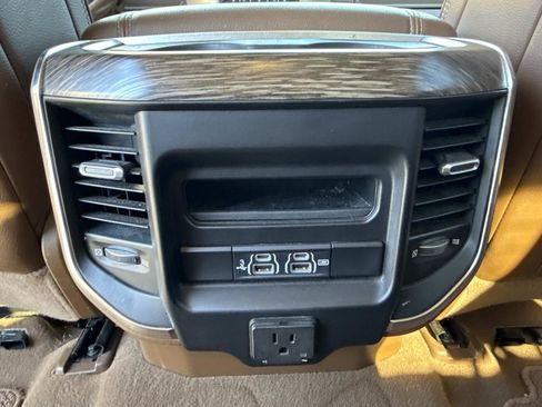 Used 2019 RAM 1500 Laramie image 32