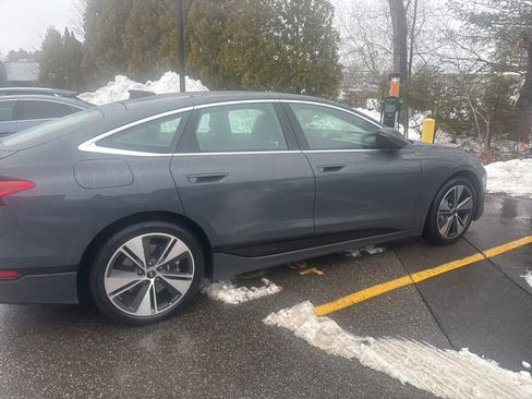 Used 2025 Audi A6 e-tron Premium Plus AWD/4WD image 5