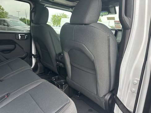 New 2025 Jeep Gladiator Sport image 47