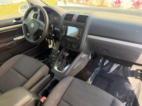 Used 2009 Volkswagen Rabbit S FWD image 34