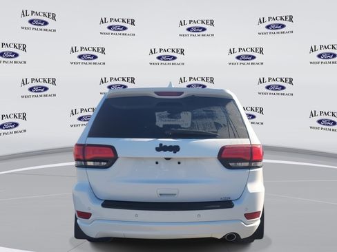 Used 2019 Jeep Grand Cherokee Altitude image 4