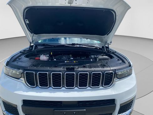 Used 2023 Jeep Grand Cherokee L Limited AWD/4WD image 30