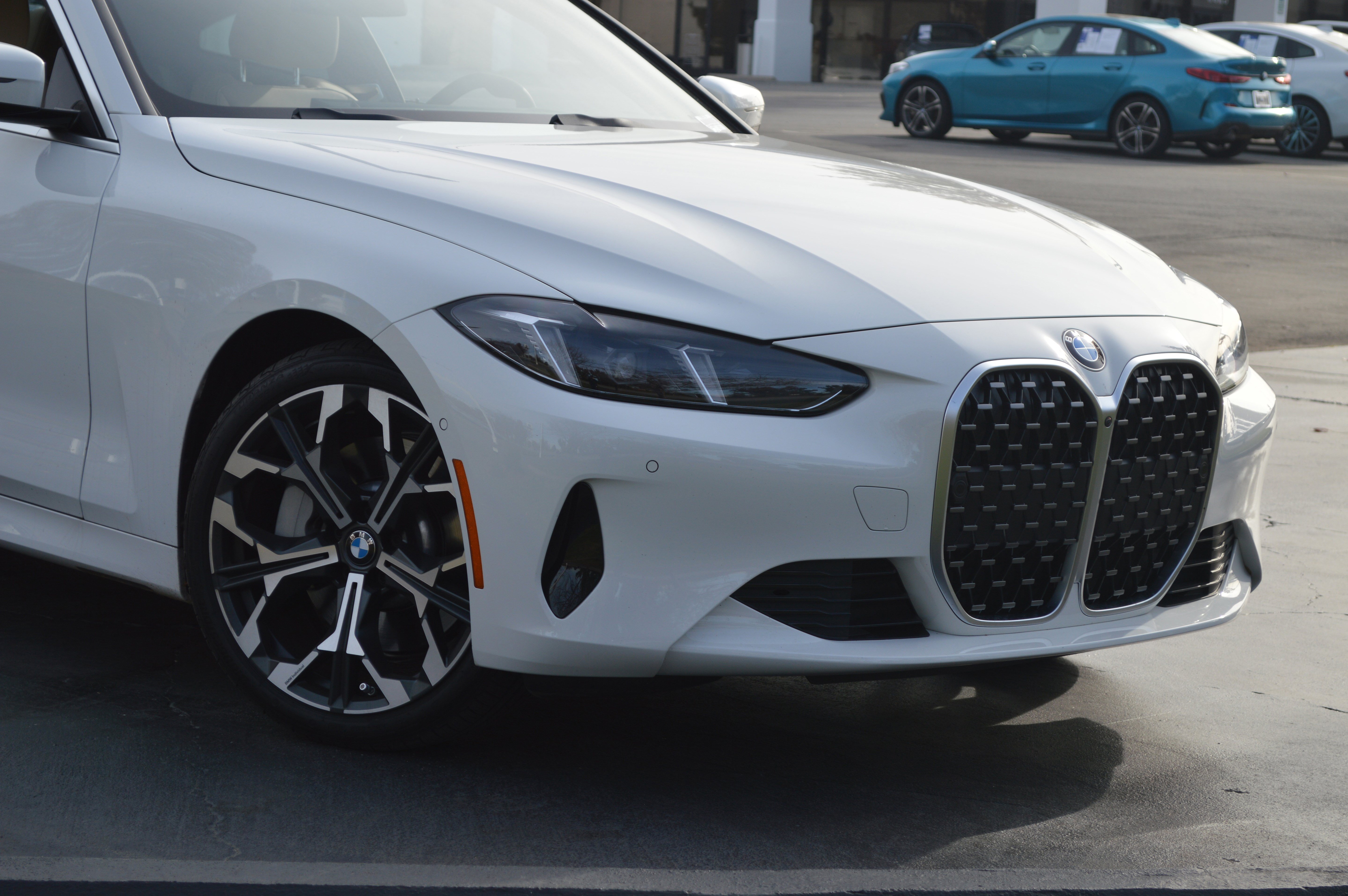 Used 2026 BMW 430i Coupe w/ Parking Assistance Package RWD image 2