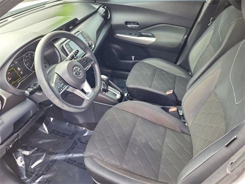 Used 2018 Nissan Kicks SV image 25