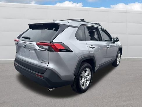 Used 2021 Toyota RAV4 XLE w/ Convenience Package image 11