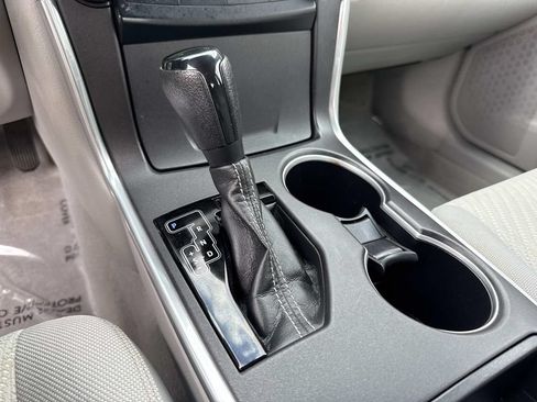 Used 2015 Toyota Camry LE FWD image 31