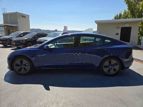 Used 2021 Tesla Model 3 Standard Range Plus RWD image 6
