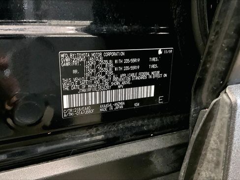 Used 2020 Toyota RAV4 XLE Premium image 34