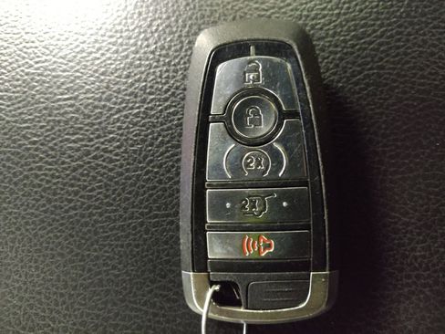 Used 2018 Ford Expedition XLT w/ Equipment Group 202A image 32