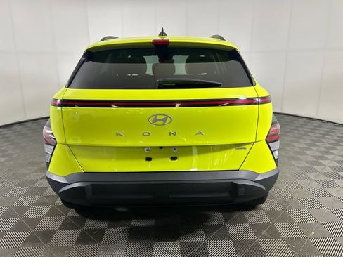 Used 2025 Hyundai Kona SEL AWD/4WD image 2