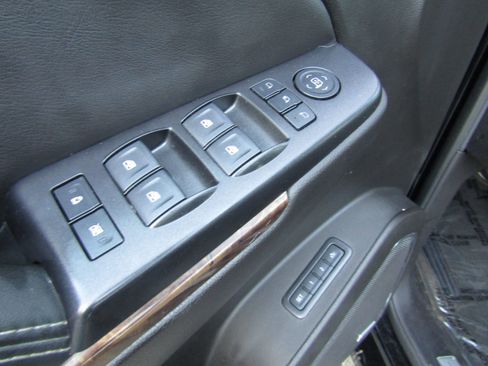 Used 2017 Chevrolet Tahoe LT image 24