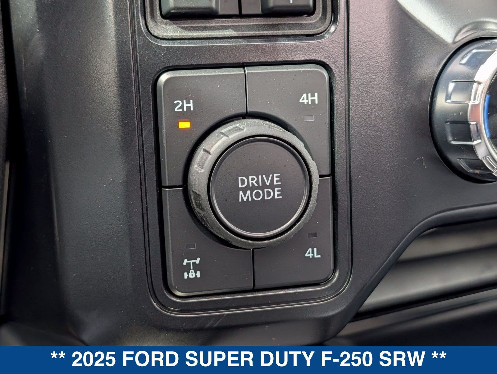 New 2025 Ford F250 Lariat w/ Lariat Ultimate Package AWD/4WD image 79