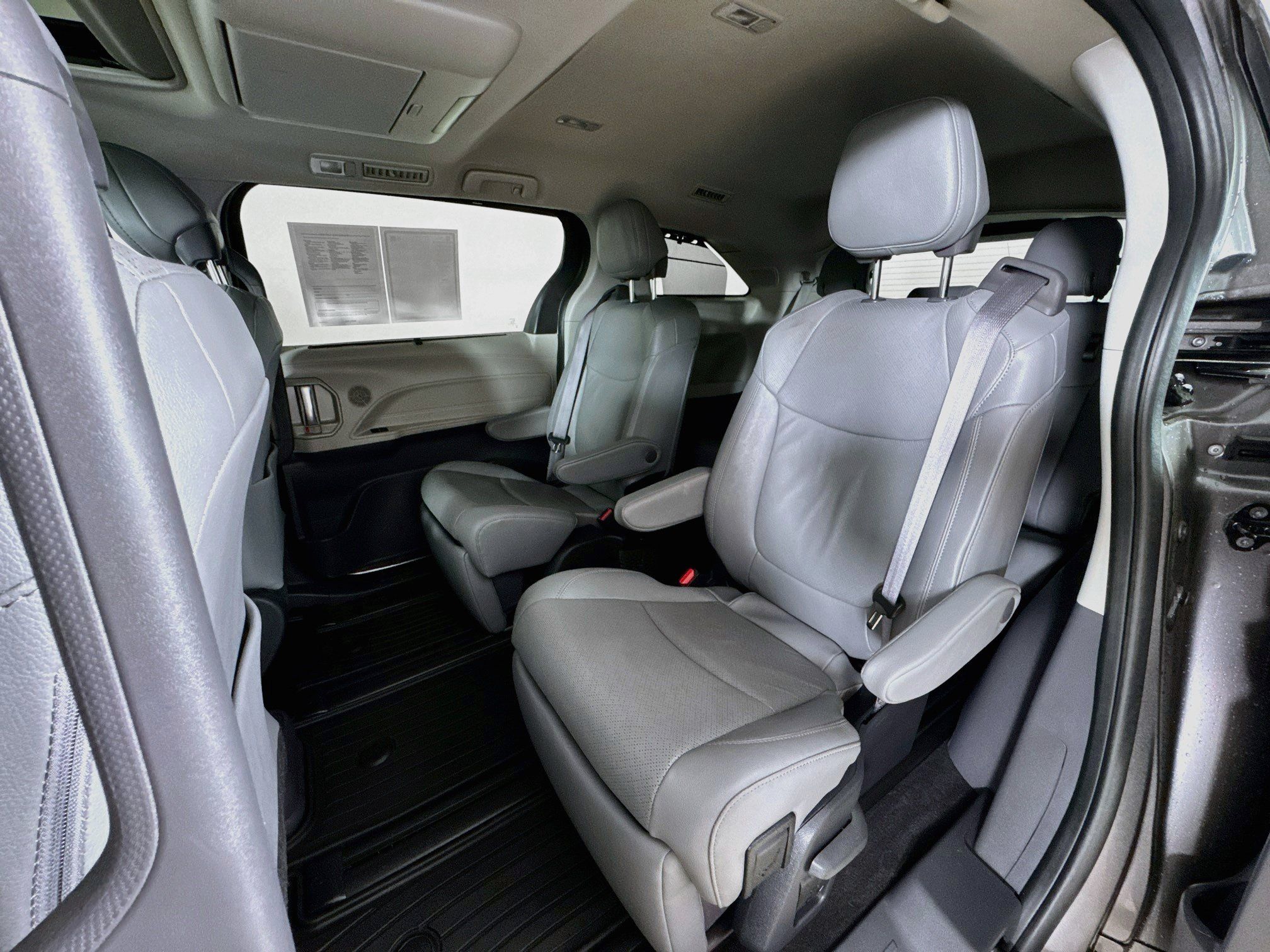 Certified 2023 Toyota Sienna Limited AWD/4WD image 23