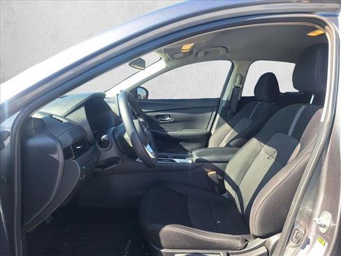 Used 2024 Nissan Sentra SV FWD image 10