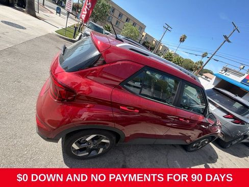 Used 2025 Hyundai Venue SEL FWD image 8