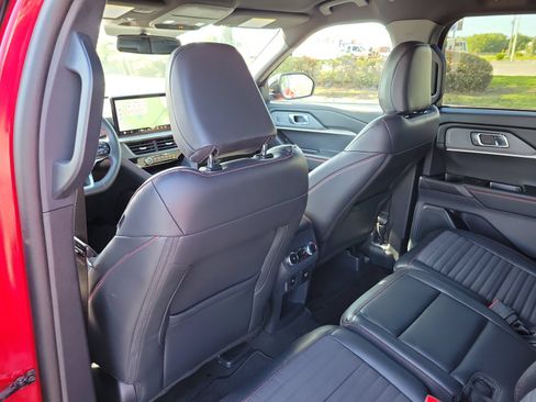Certified 2025 Ford Explorer ST-Line w/ Premium Package RWD image 10