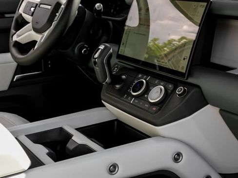 New 2026 Land Rover Defender 130 X-Dynamic SE AWD/4WD image 26
