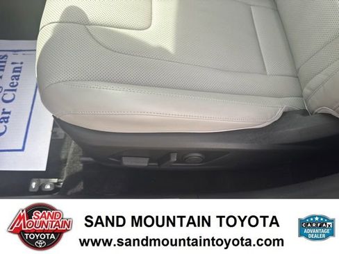 Used 2023 Hyundai Elantra Limited FWD image 15