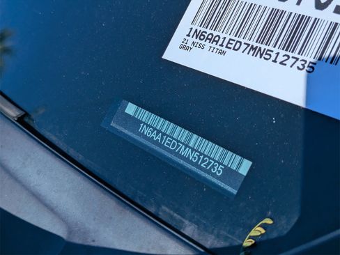 Used 2021 Nissan Titan PRO-4X w/ Pro-4x Convenience Package image 6