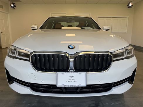 Used 2023 BMW 530i xDrive w/ Premium Package AWD/4WD image 5