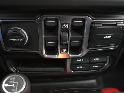 New 2026 Jeep Wrangler Unlimited Sahara AWD/4WD image 29