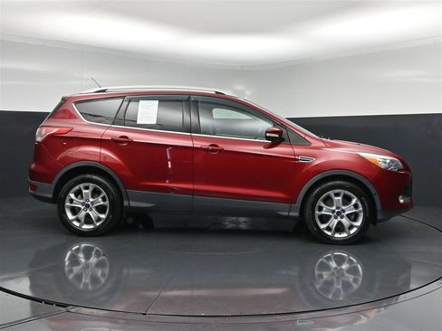 Used 2016 Ford Escape Titanium w/ Equipment Group 301A AWD/4WD image 4
