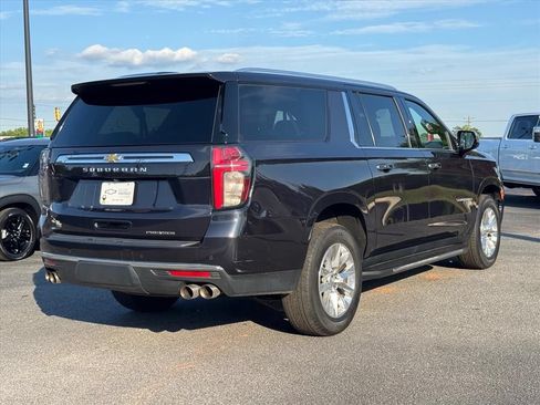 Used 2022 Chevrolet Suburban Premier AWD/4WD image 3