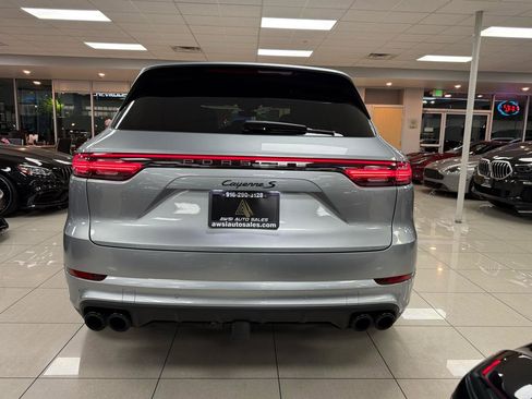 Used 2020 Porsche Cayenne image 5