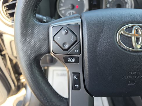 Used 2017 Toyota Tacoma SR5 w/ Tow Package RWD image 32