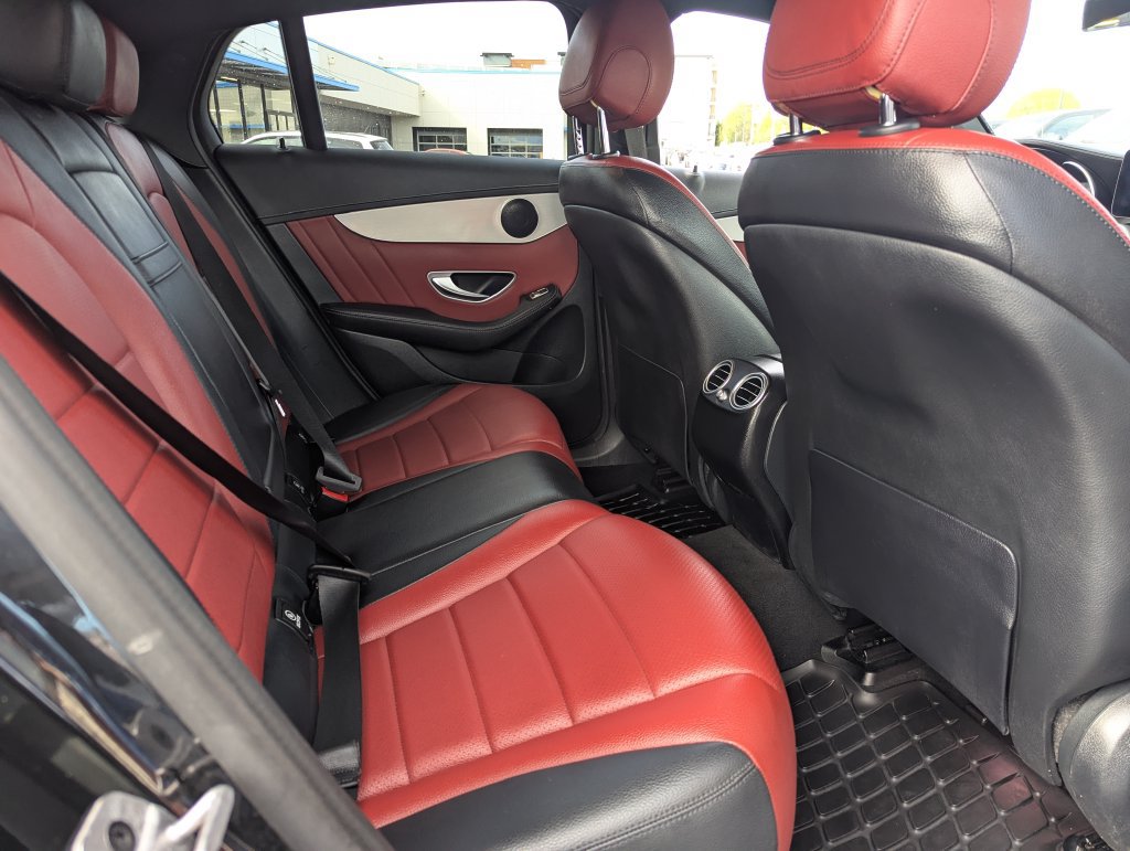 Used 2023 Mercedes-Benz GLC 300 4MATIC Coupe image 30