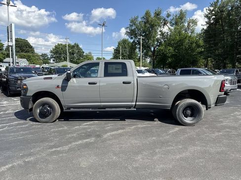 New 2026 RAM 3500 Tradesman AWD/4WD image 11