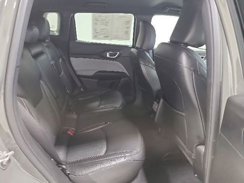 Used 2023 Jeep Compass Latitude AWD/4WD image 16