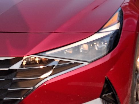 Certified 2023 Hyundai Elantra Limited FWD image 5