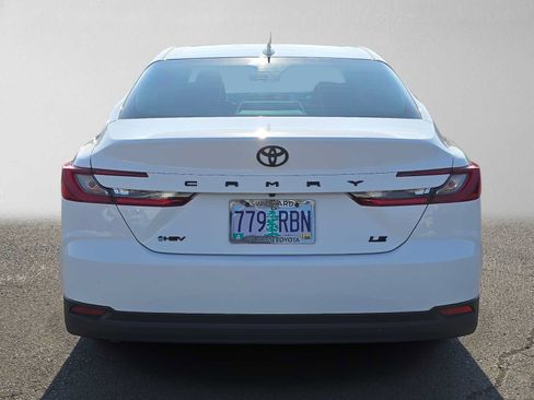 Used 2026 Toyota Camry LE w/ Preferred Package 2 (TMS) FWD image 4