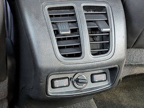Used 2018 Ford Taurus Limited FWD image 19
