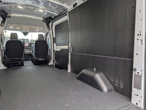 New 2026 Ford Transit 250 148 Medium Roof w/ Load Area Protection Package RWD image 15